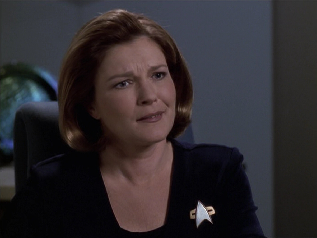 extant_StarTrek_VOY_6x18-AshesToAshes_02118.jpg