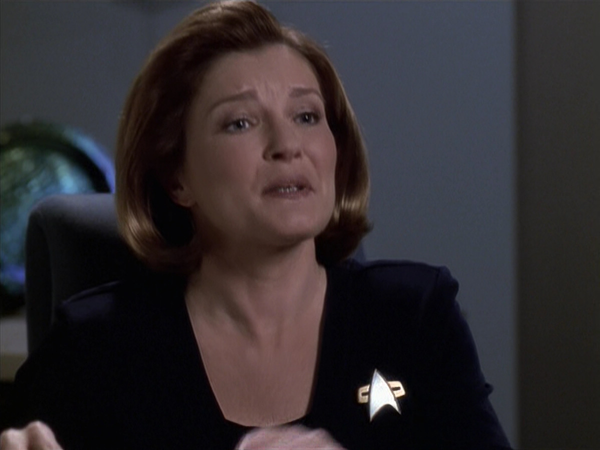extant_StarTrek_VOY_6x18-AshesToAshes_02122.jpg