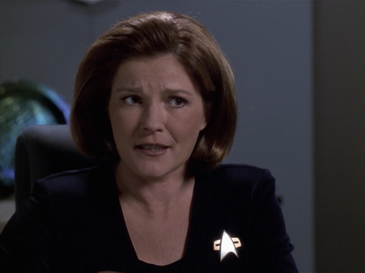 extant_StarTrek_VOY_6x18-AshesToAshes_02131.jpg