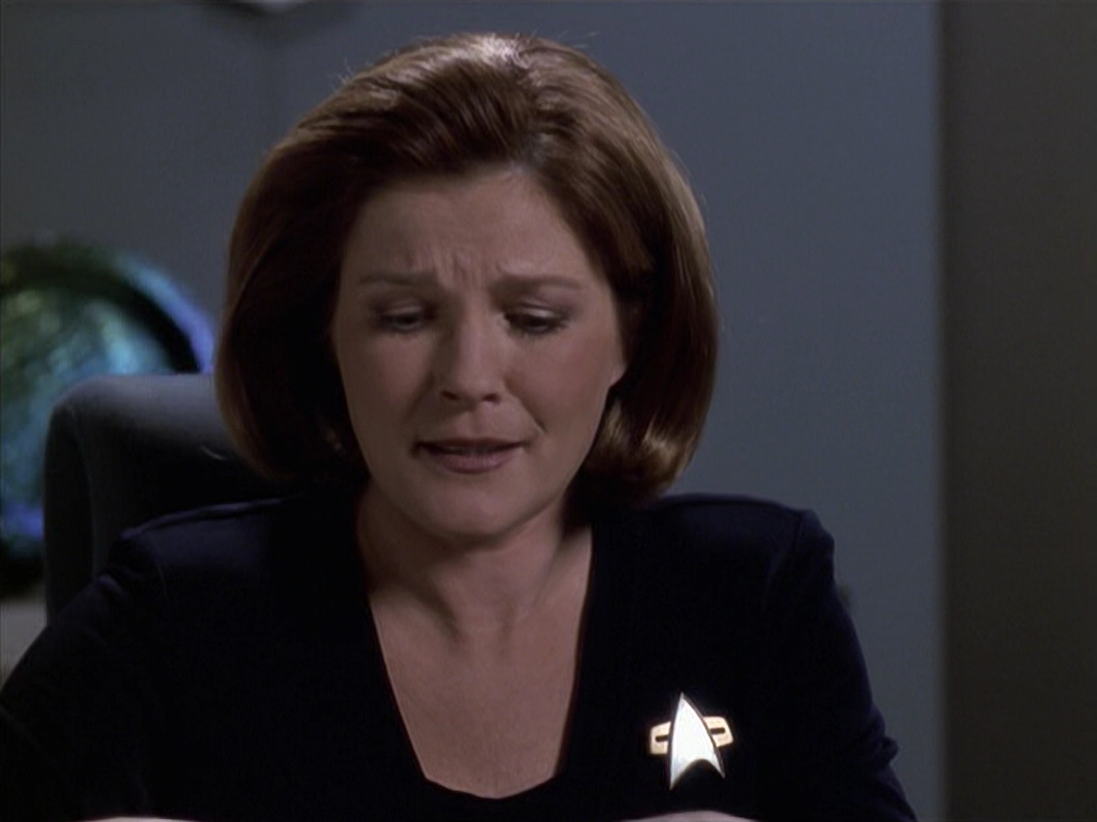 extant_StarTrek_VOY_6x18-AshesToAshes_02132.jpg