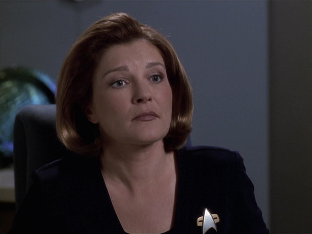 extant_StarTrek_VOY_6x18-AshesToAshes_02141.jpg