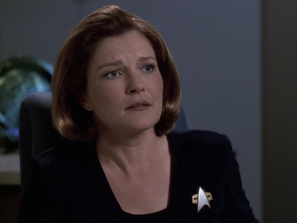 extant_StarTrek_VOY_6x18-AshesToAshes_02154.jpg