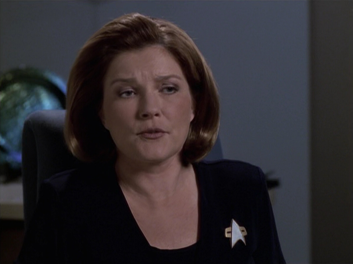 extant_StarTrek_VOY_6x18-AshesToAshes_02156.jpg