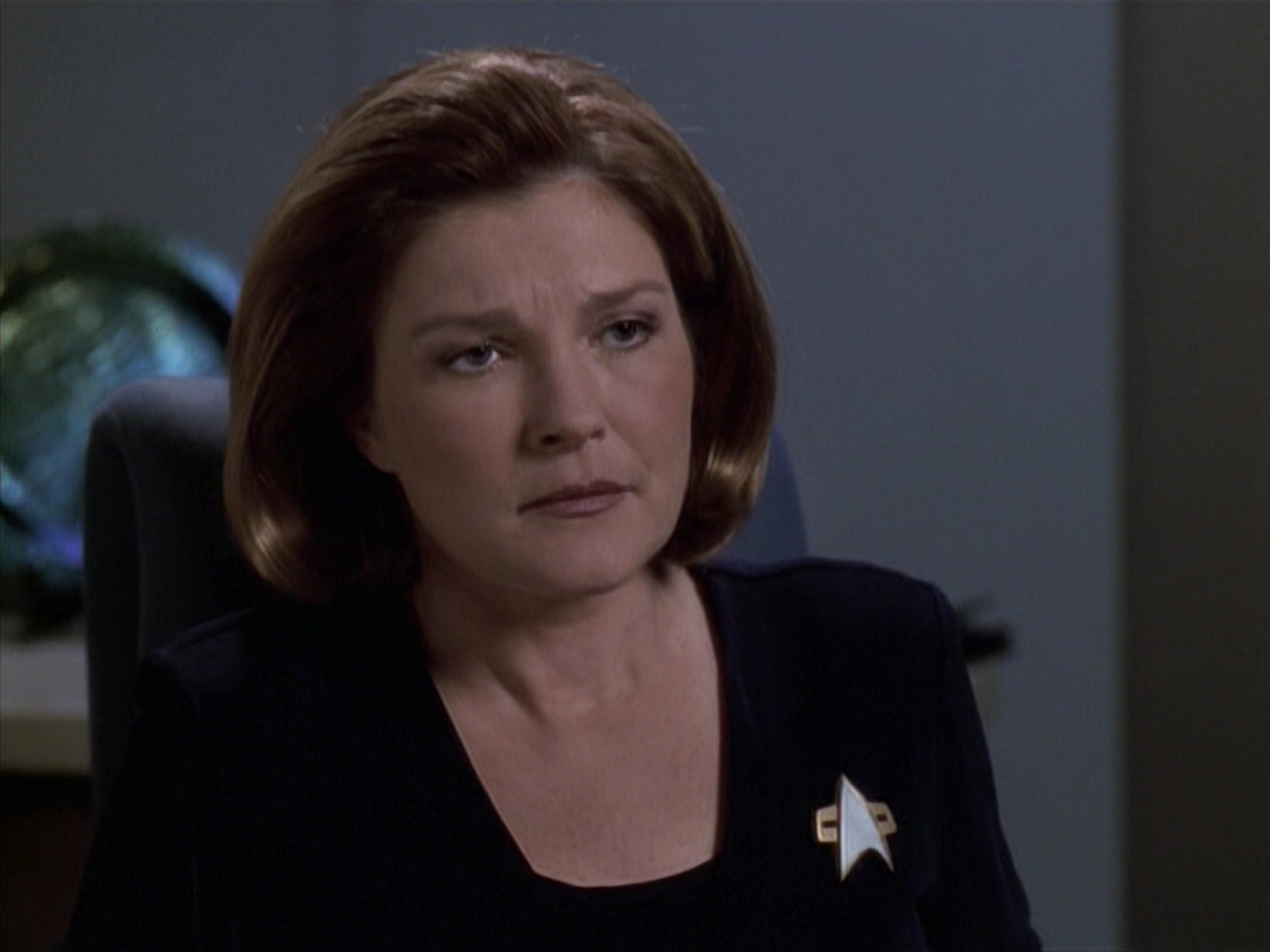 extant_StarTrek_VOY_6x18-AshesToAshes_02162.jpg
