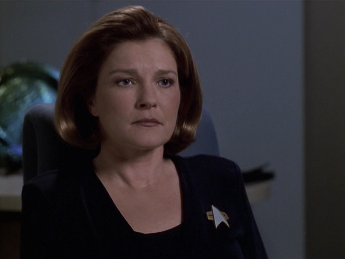 extant_StarTrek_VOY_6x18-AshesToAshes_02164.jpg