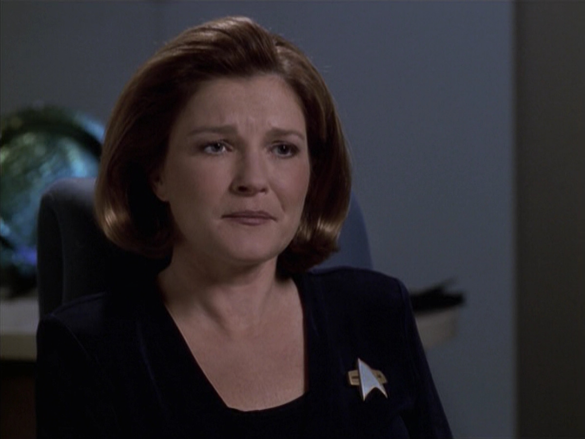 extant_StarTrek_VOY_6x18-AshesToAshes_02184.jpg