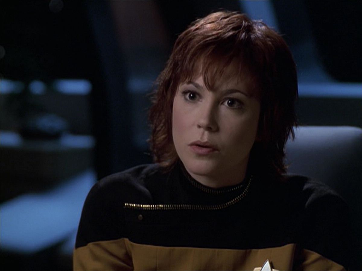 extant_StarTrek_VOY_6x18-AshesToAshes_02187.jpg