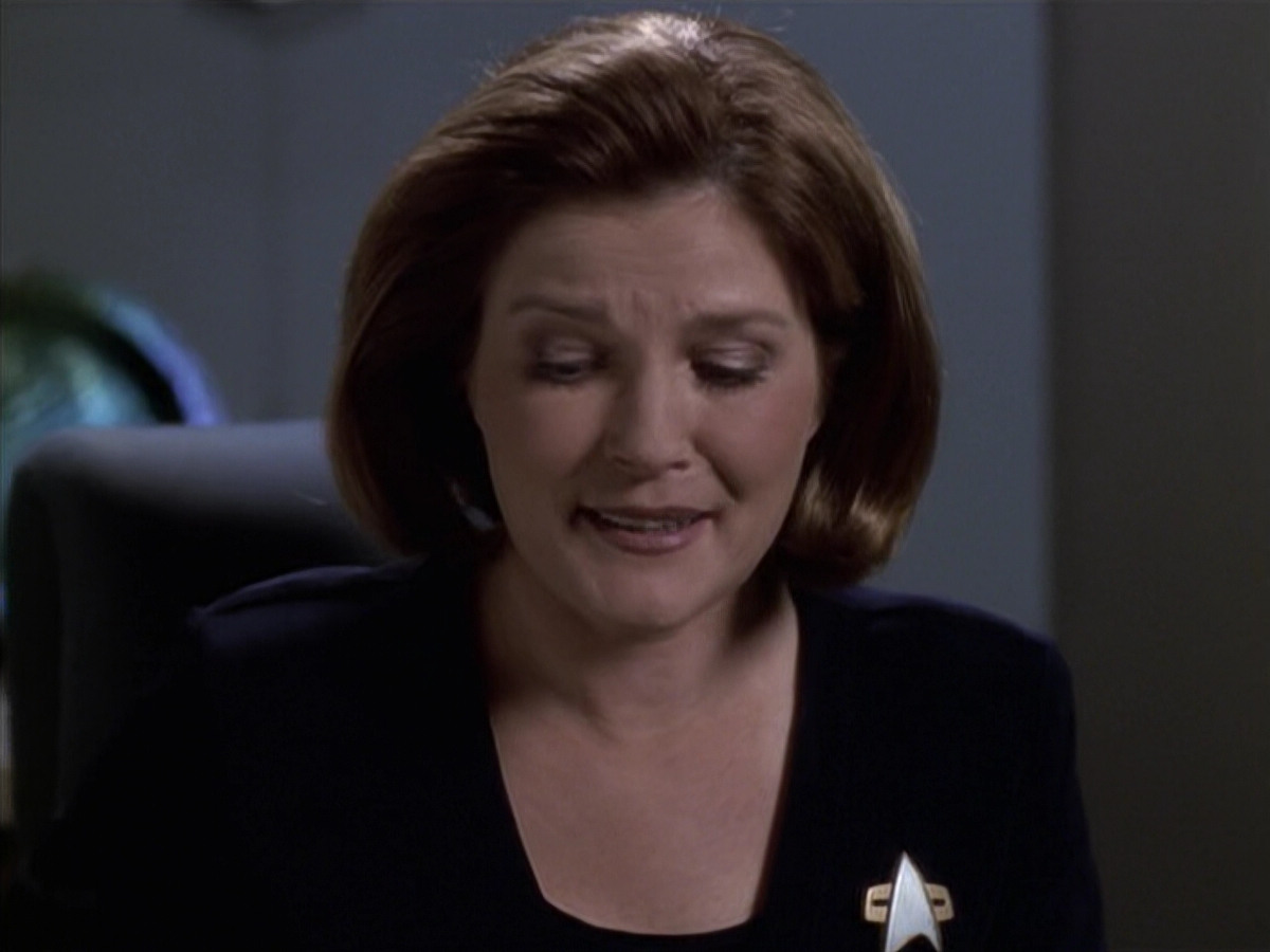 extant_StarTrek_VOY_6x18-AshesToAshes_02189.jpg