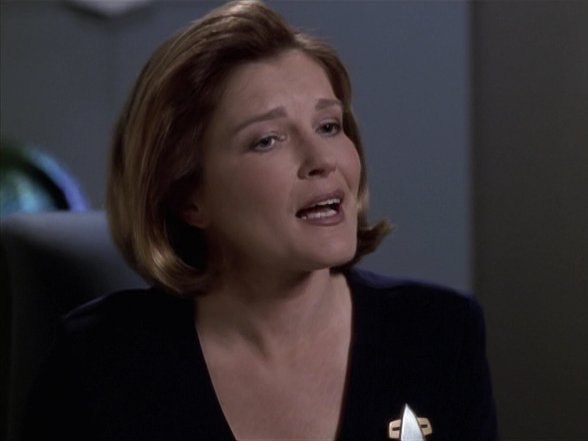 extant_StarTrek_VOY_6x18-AshesToAshes_02190.jpg