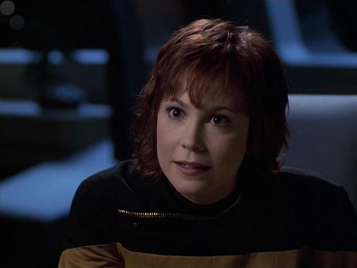 extant_StarTrek_VOY_6x18-AshesToAshes_02213.jpg