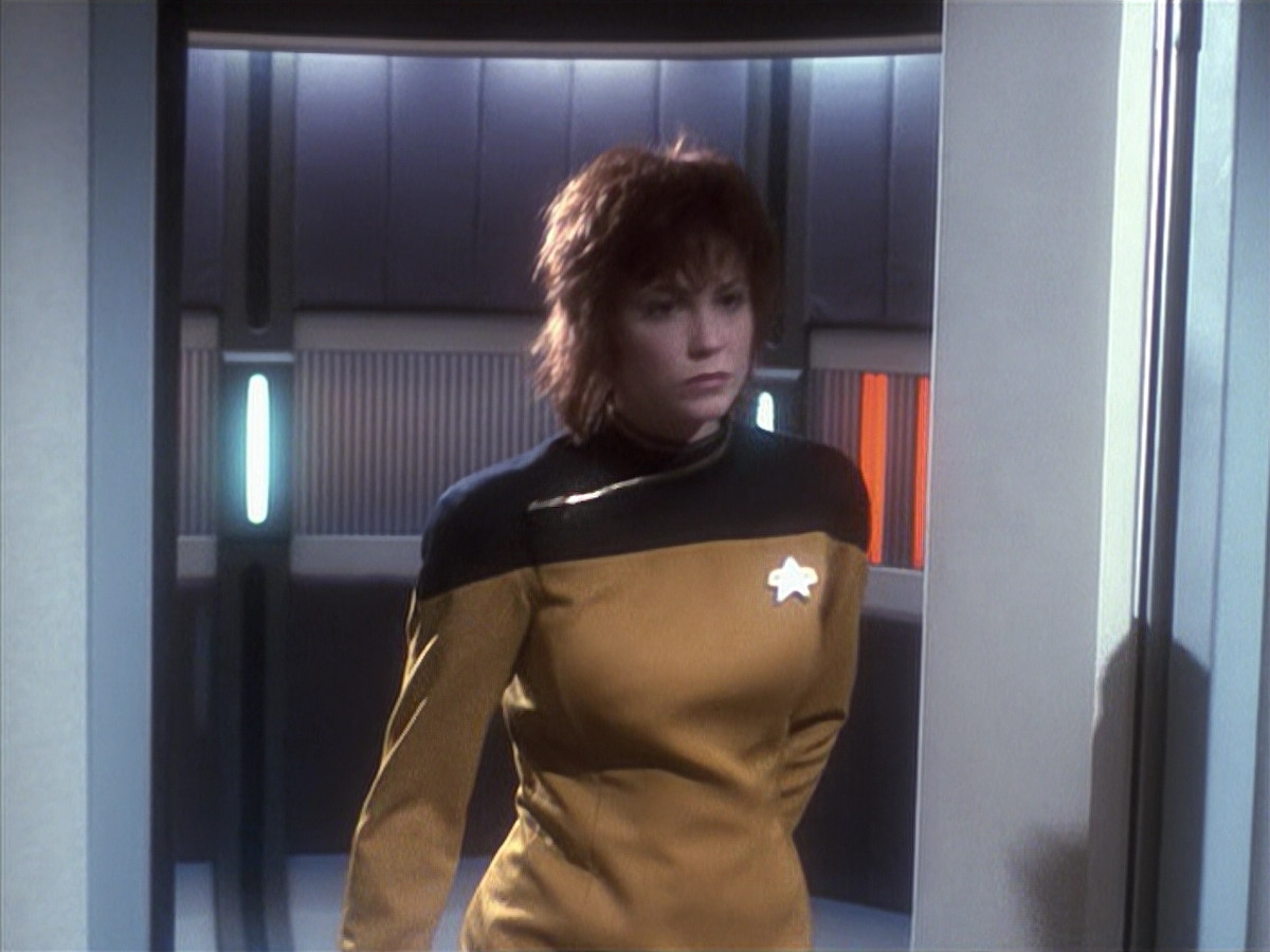 extant_StarTrek_VOY_6x18-AshesToAshes_02235.jpg