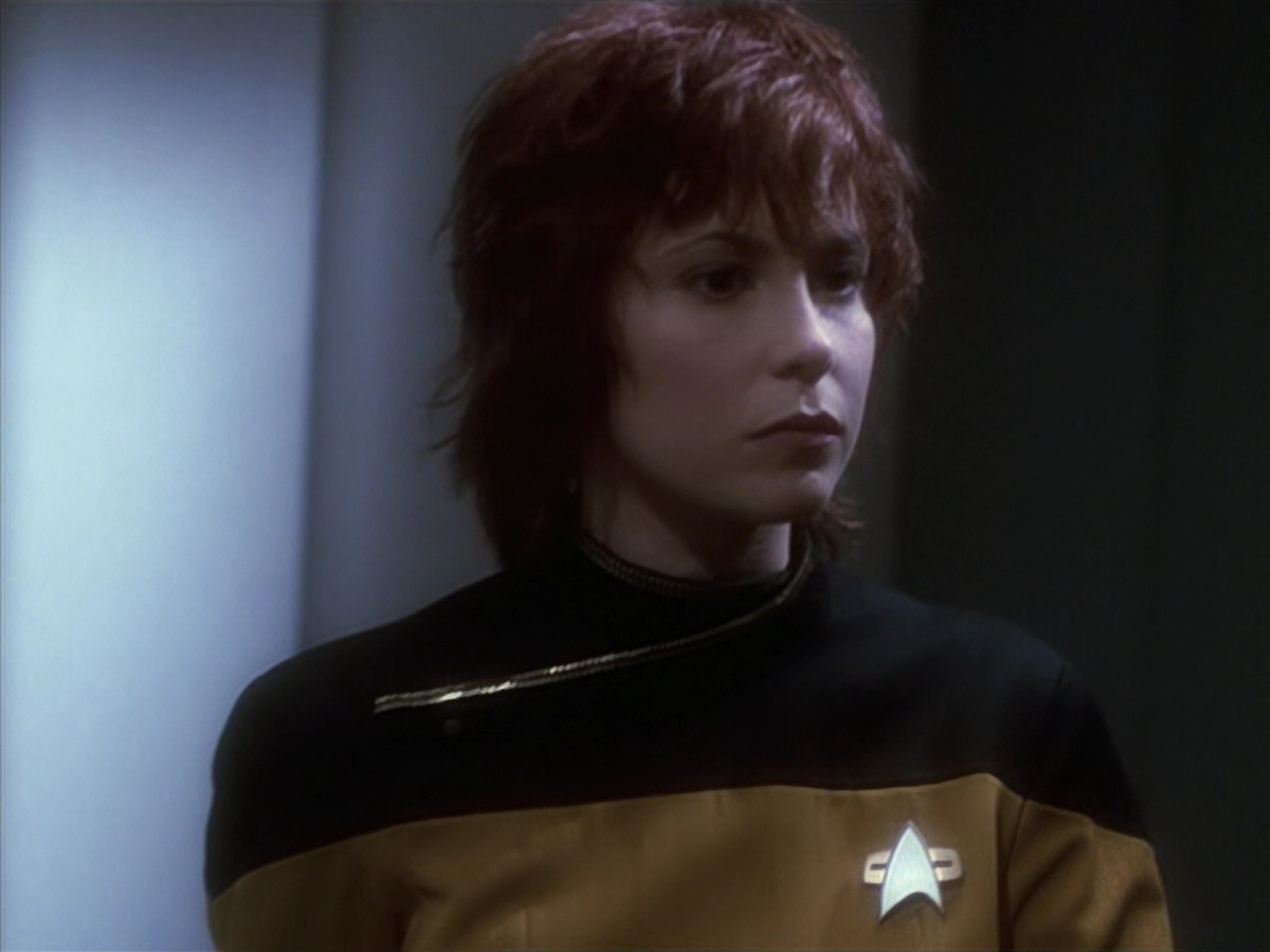 extant_StarTrek_VOY_6x18-AshesToAshes_02238.jpg