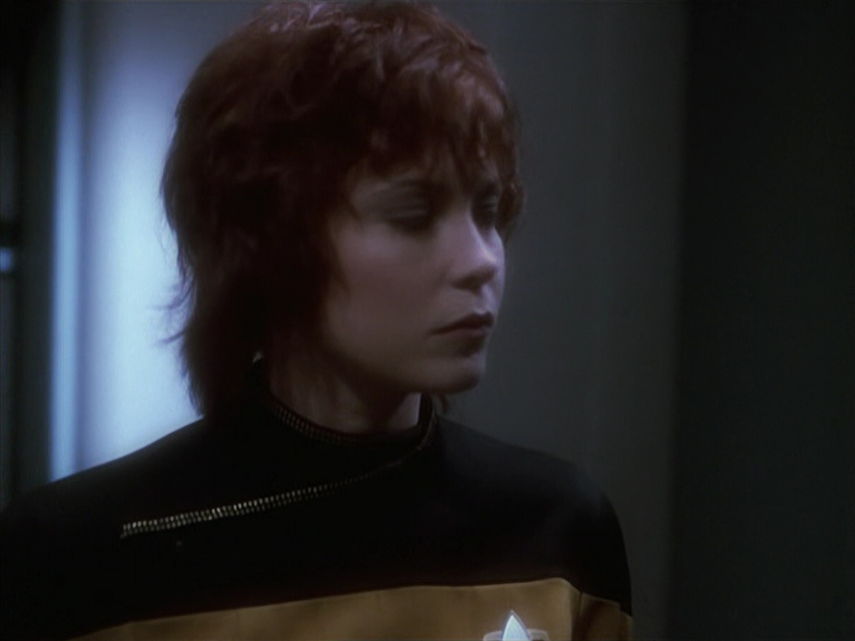 extant_StarTrek_VOY_6x18-AshesToAshes_02239.jpg