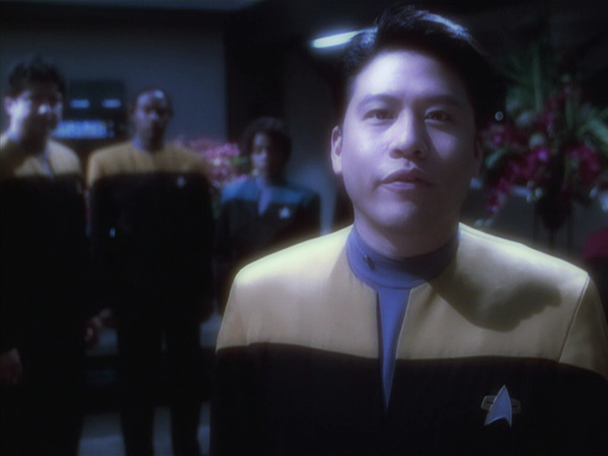 extant_StarTrek_VOY_6x18-AshesToAshes_02261.jpg