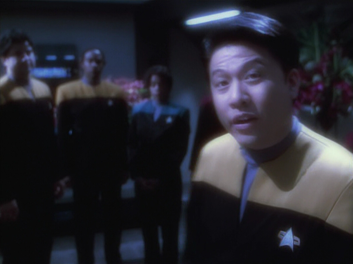 extant_StarTrek_VOY_6x18-AshesToAshes_02263.jpg