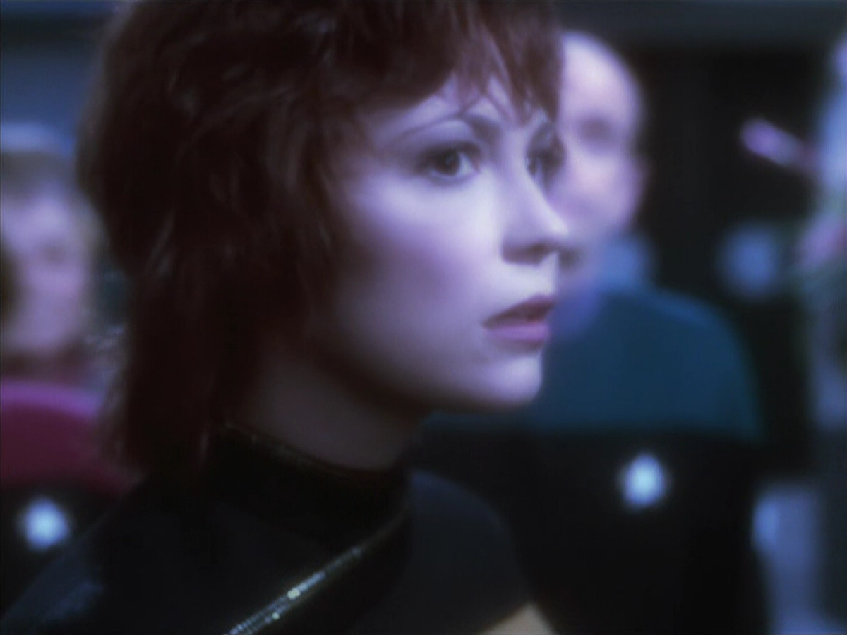extant_StarTrek_VOY_6x18-AshesToAshes_02279.jpg