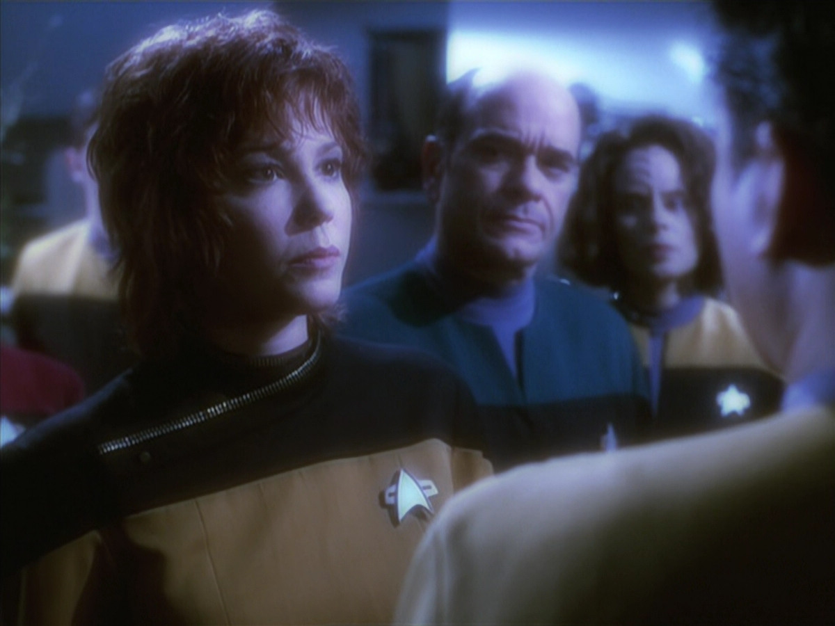 extant_StarTrek_VOY_6x18-AshesToAshes_02285.jpg