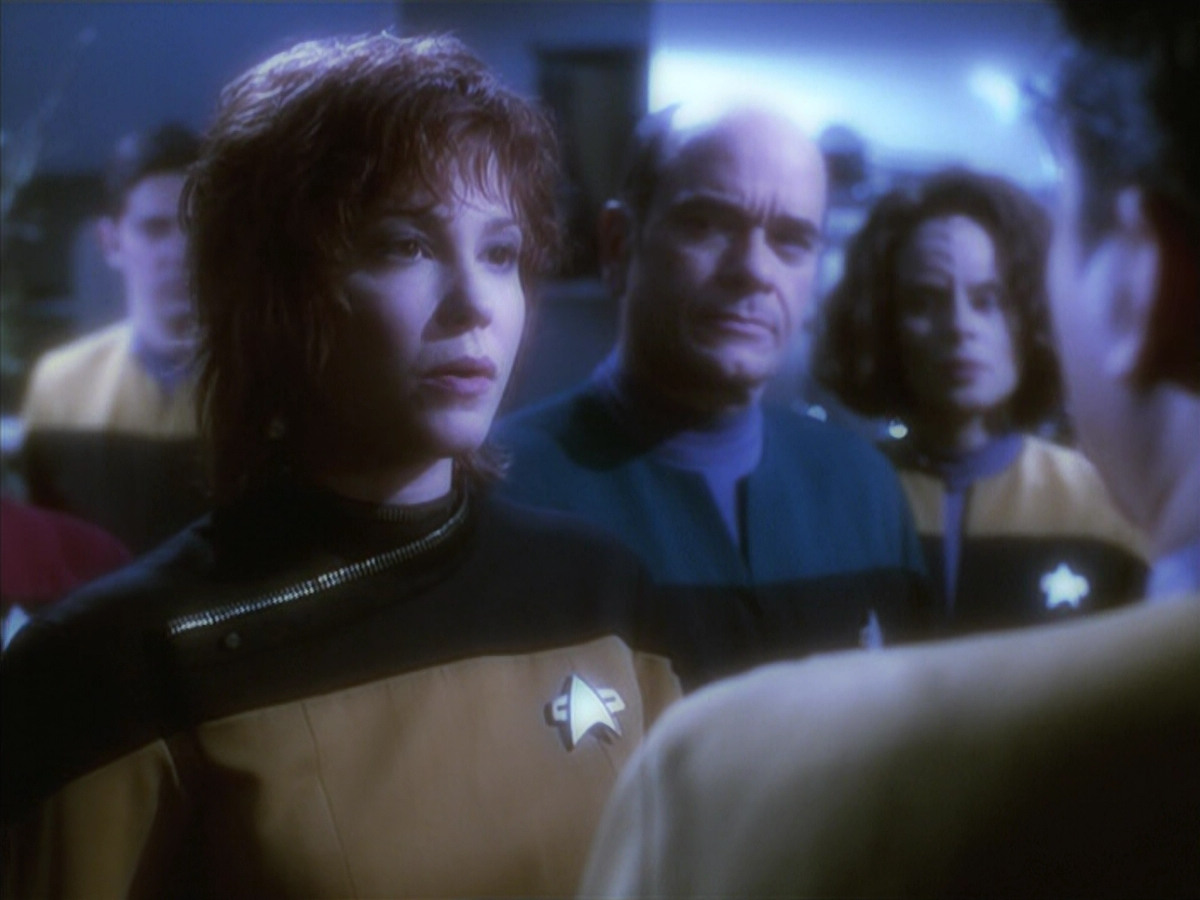 extant_StarTrek_VOY_6x18-AshesToAshes_02287.jpg
