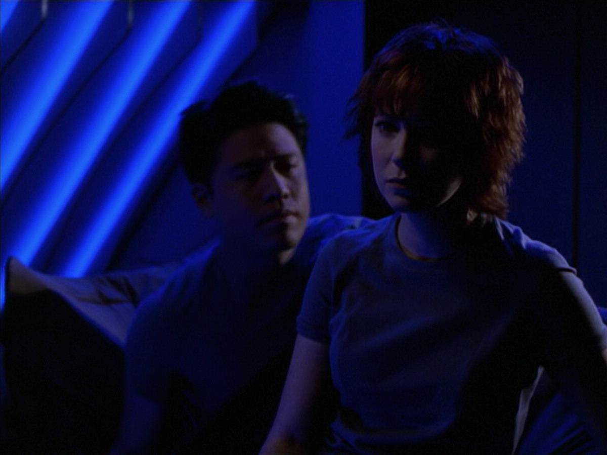 extant_StarTrek_VOY_6x18-AshesToAshes_02378.jpg