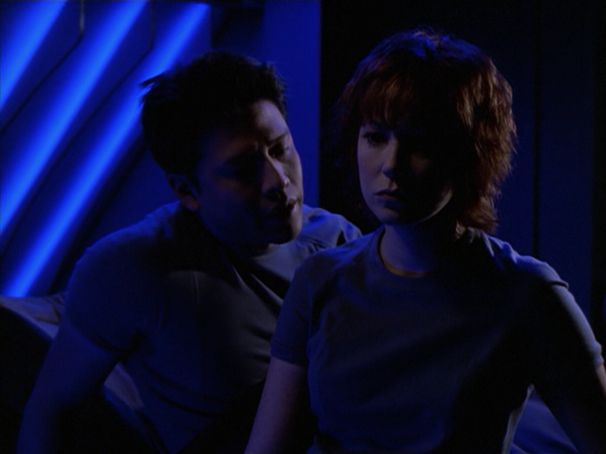 extant_StarTrek_VOY_6x18-AshesToAshes_02385.jpg