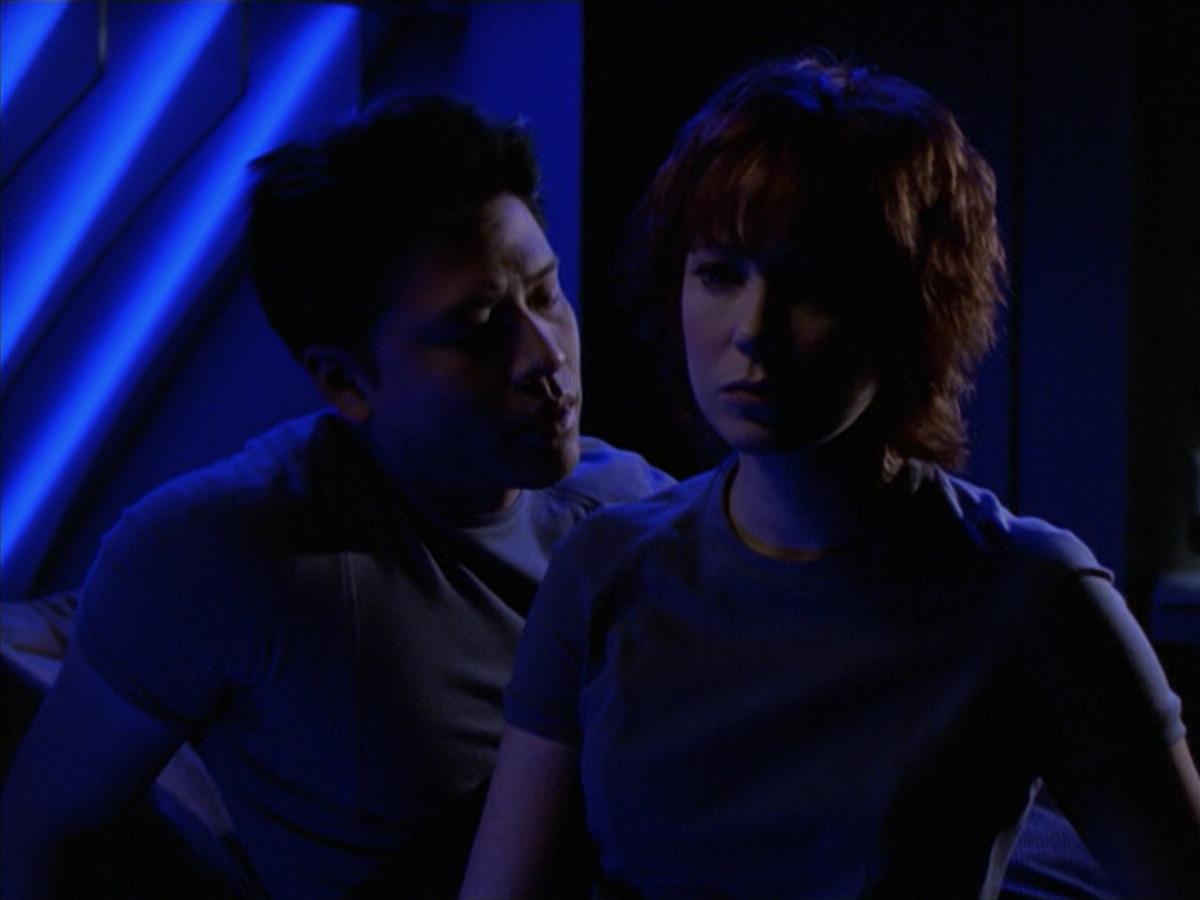 extant_StarTrek_VOY_6x18-AshesToAshes_02389.jpg