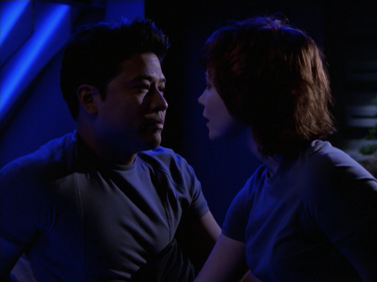extant_StarTrek_VOY_6x18-AshesToAshes_02399.jpg