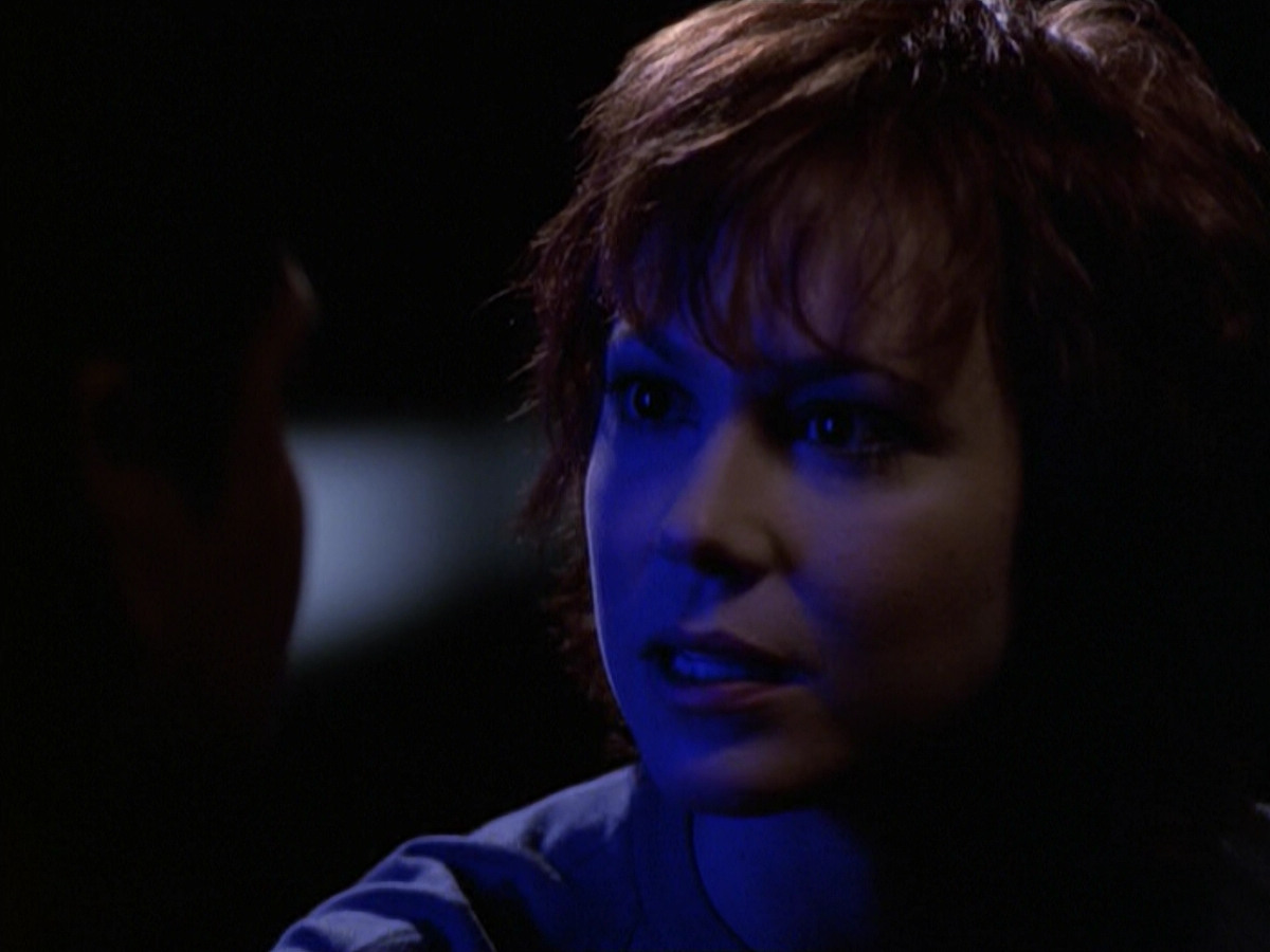 extant_StarTrek_VOY_6x18-AshesToAshes_02402.jpg
