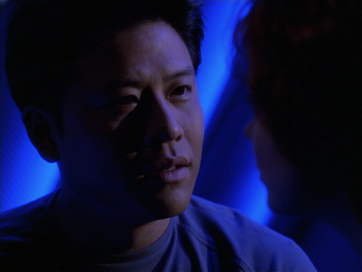 extant_StarTrek_VOY_6x18-AshesToAshes_02408.jpg