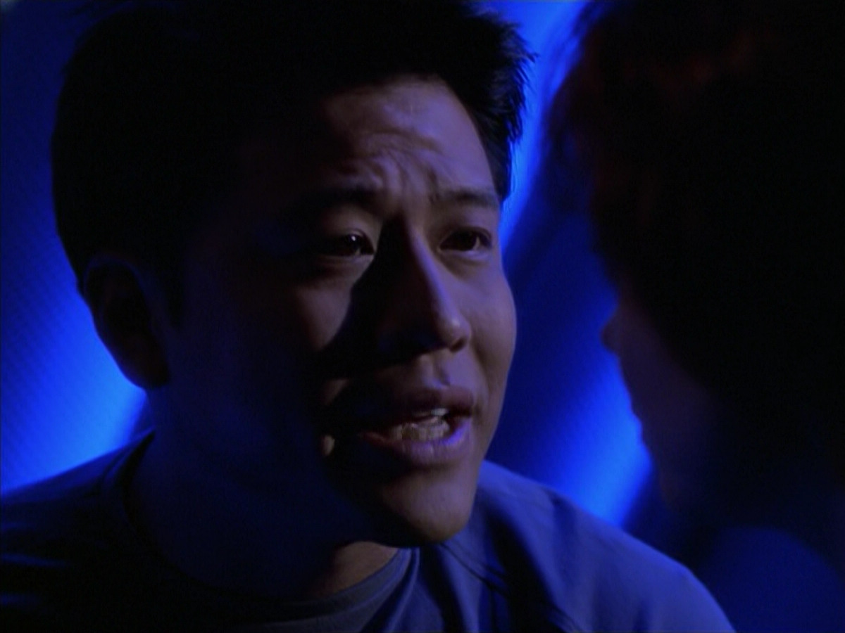 extant_StarTrek_VOY_6x18-AshesToAshes_02426.jpg