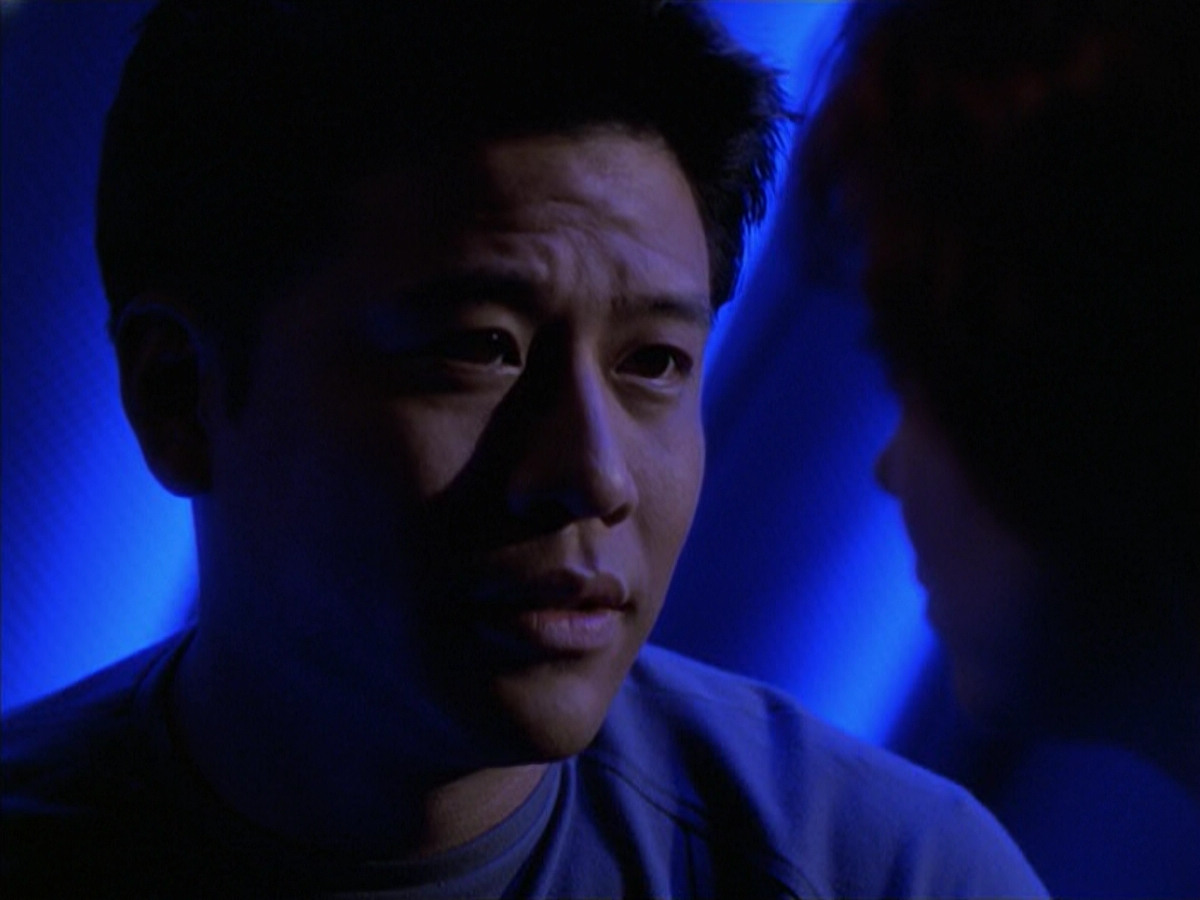 extant_StarTrek_VOY_6x18-AshesToAshes_02428.jpg