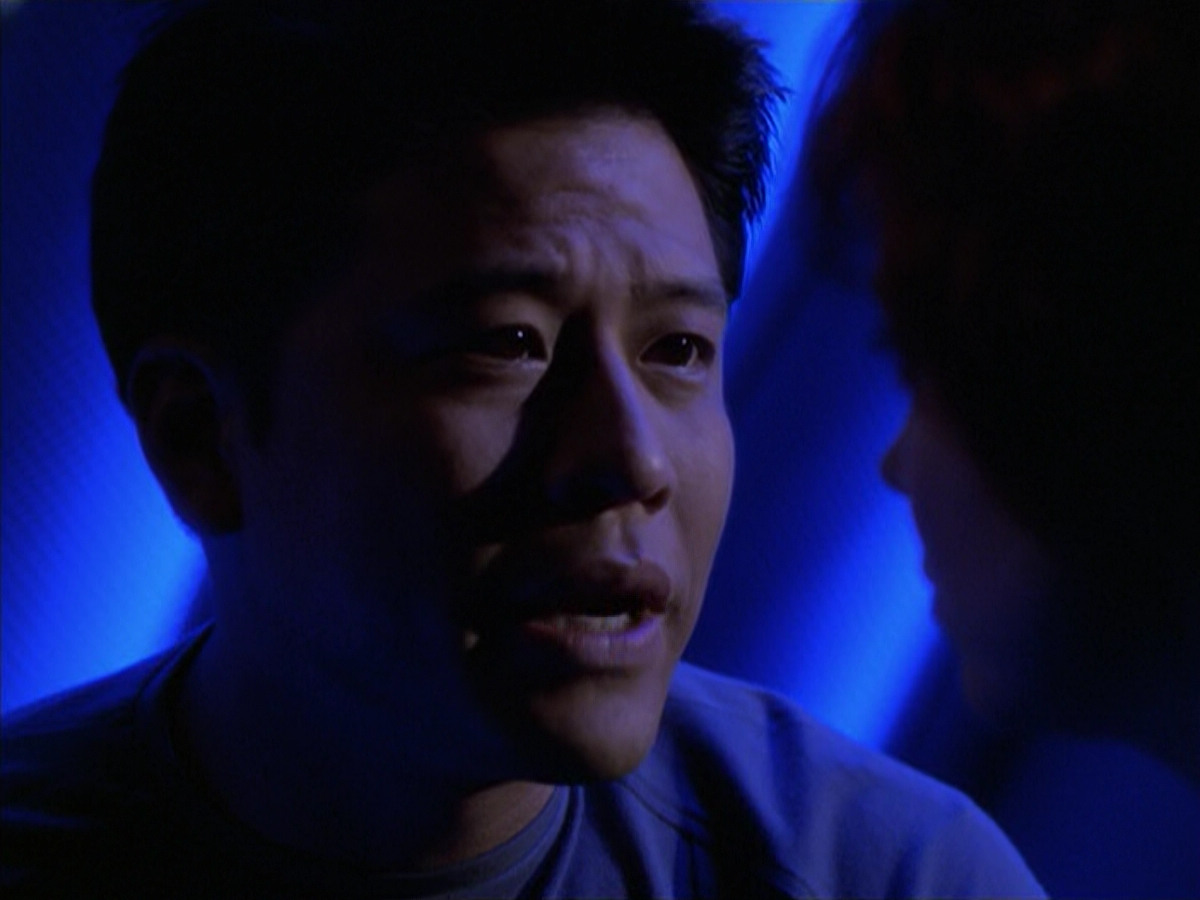 extant_StarTrek_VOY_6x18-AshesToAshes_02430.jpg