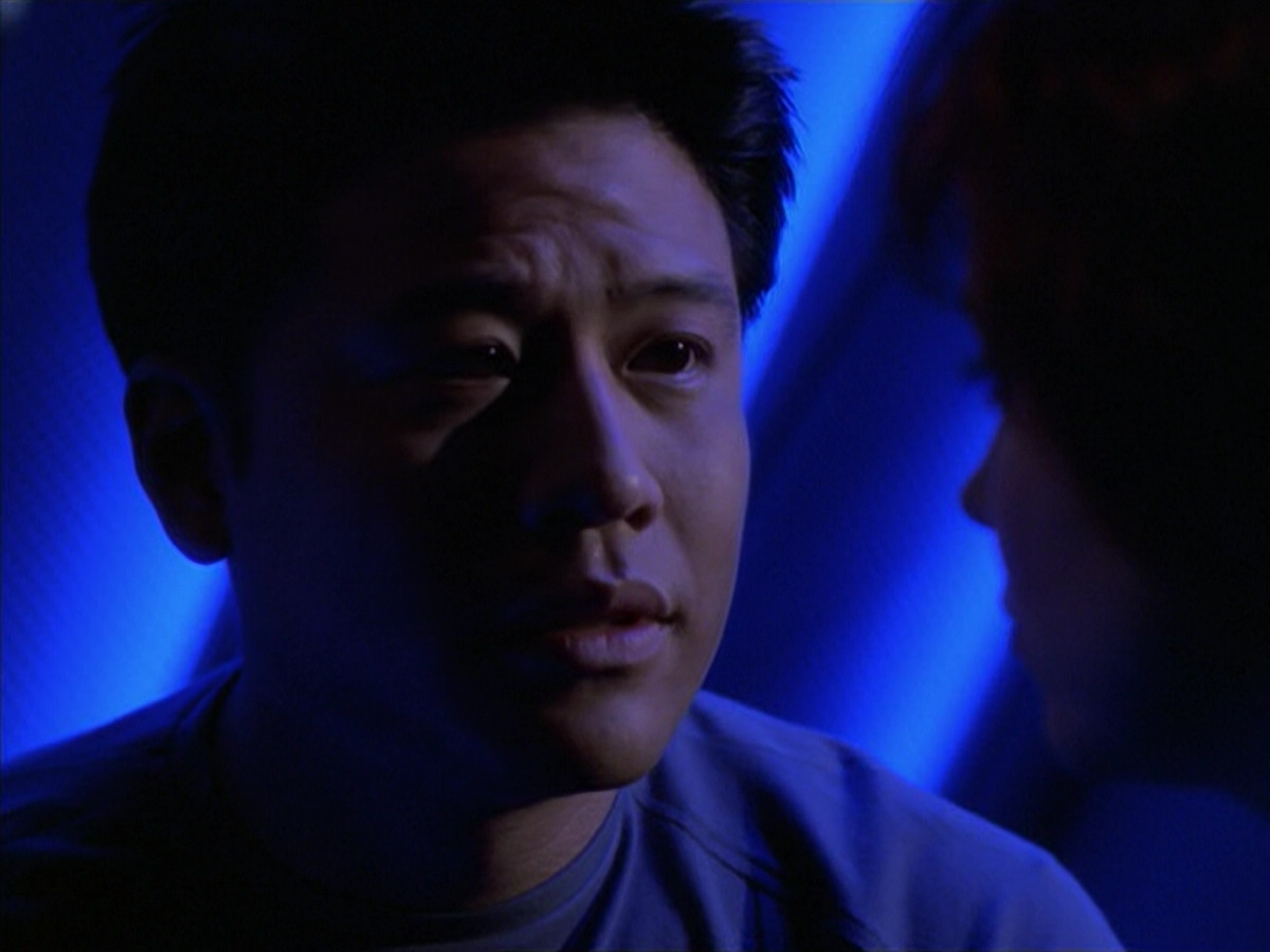 extant_StarTrek_VOY_6x18-AshesToAshes_02435.jpg