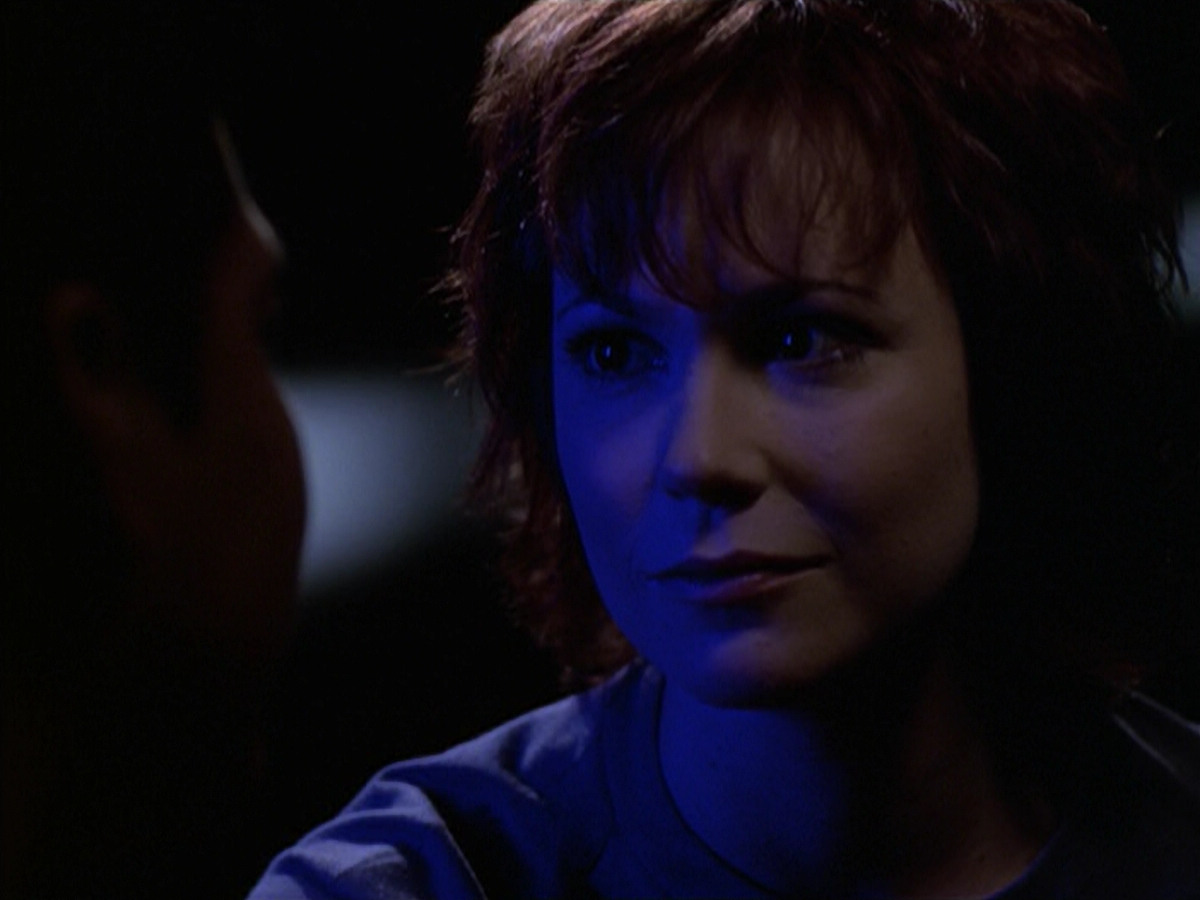 extant_StarTrek_VOY_6x18-AshesToAshes_02443.jpg