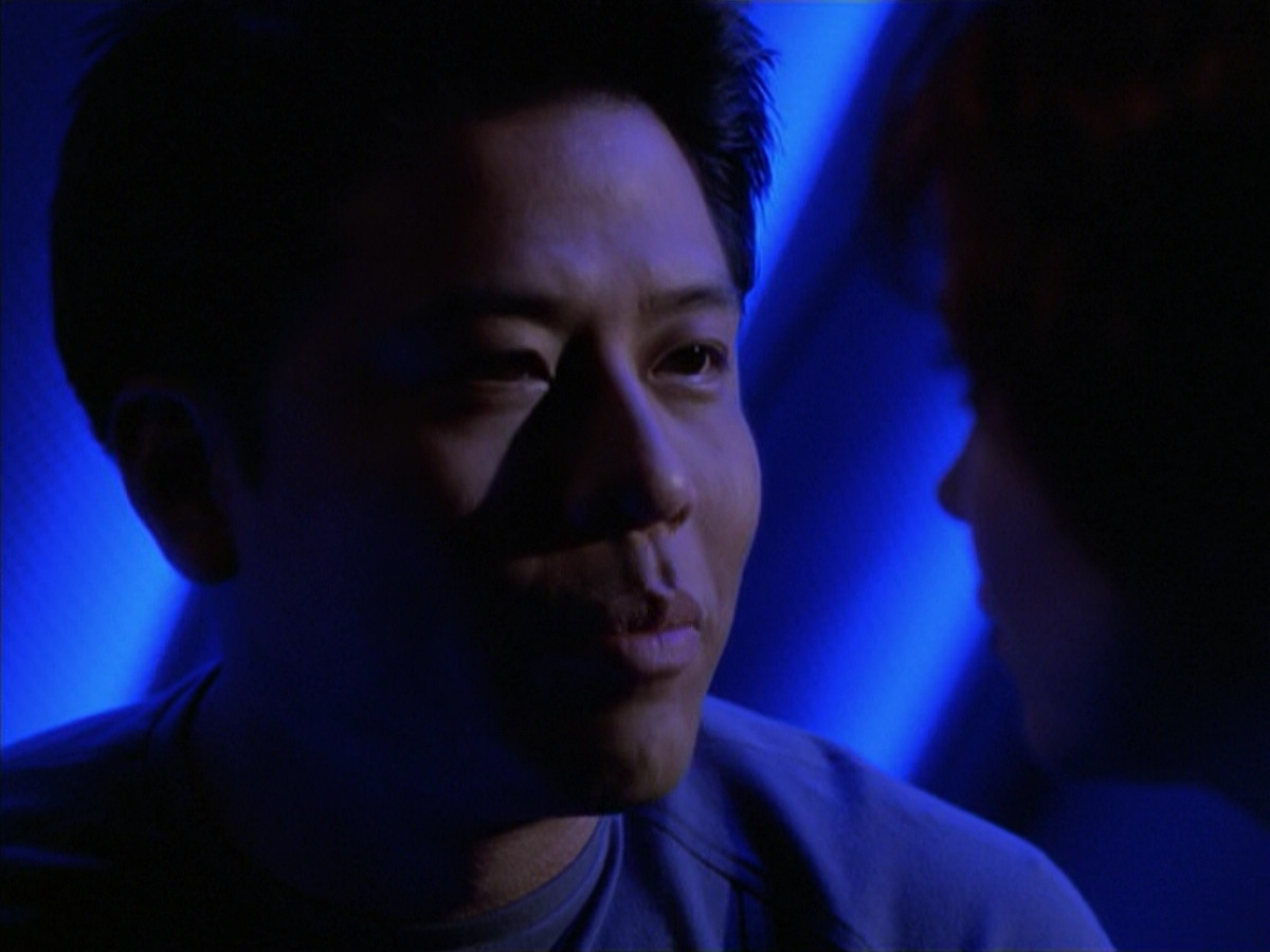 extant_StarTrek_VOY_6x18-AshesToAshes_02455.jpg