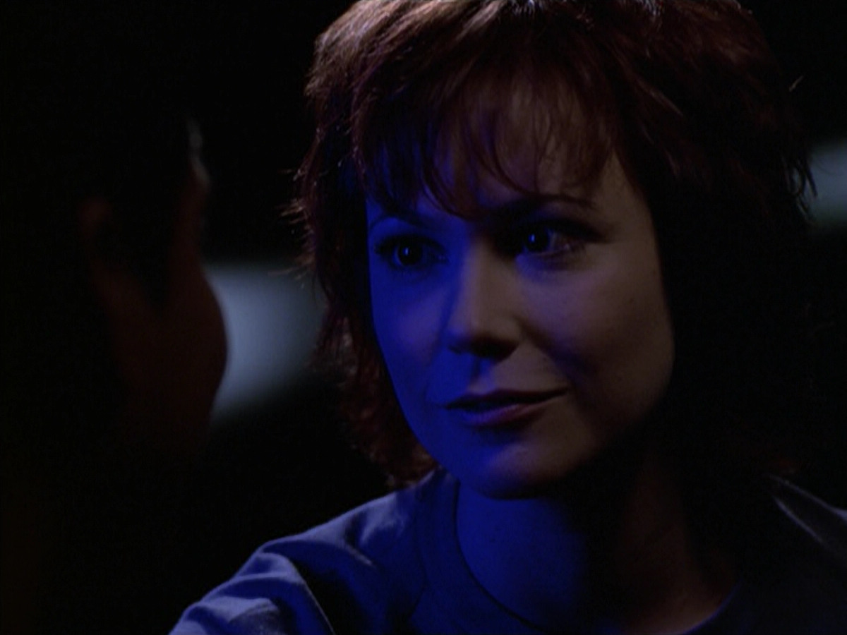 extant_StarTrek_VOY_6x18-AshesToAshes_02458.jpg