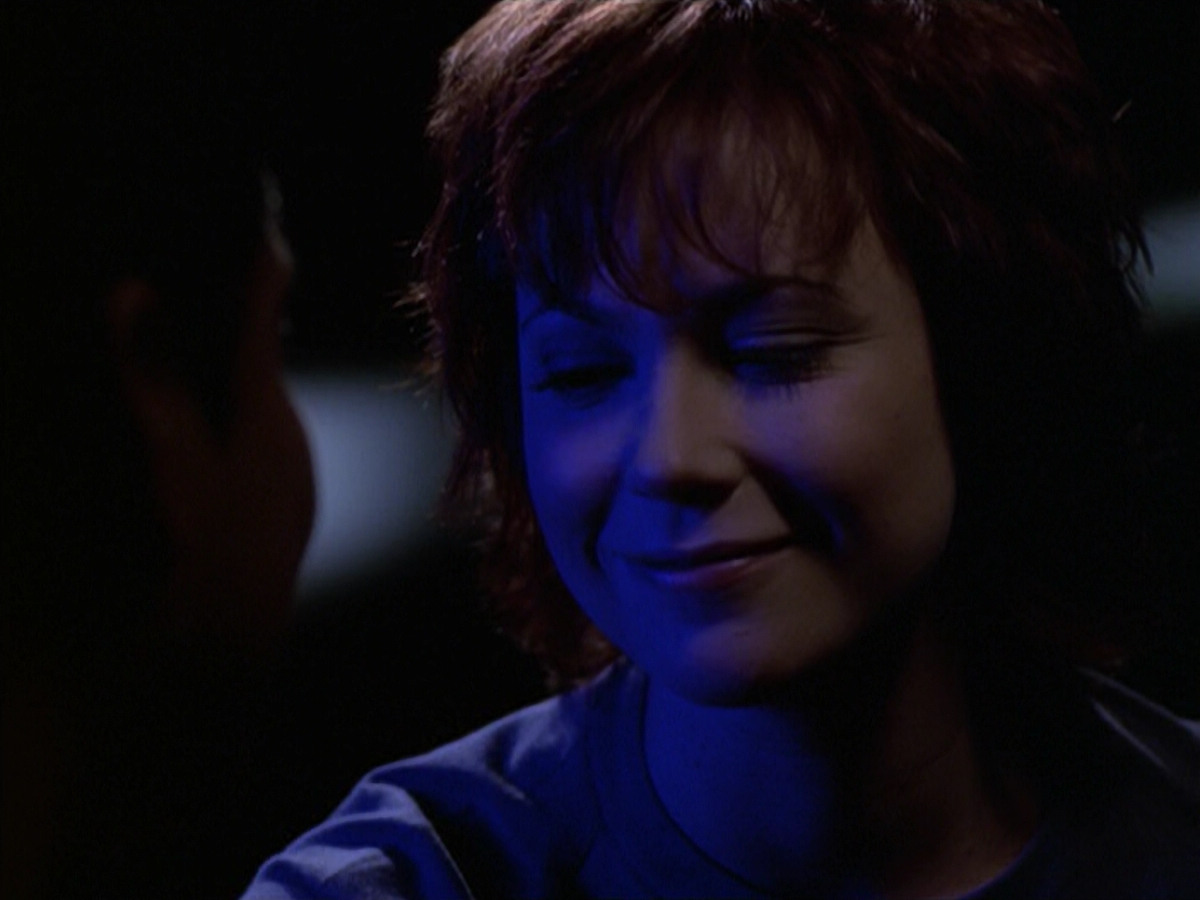 extant_StarTrek_VOY_6x18-AshesToAshes_02459.jpg