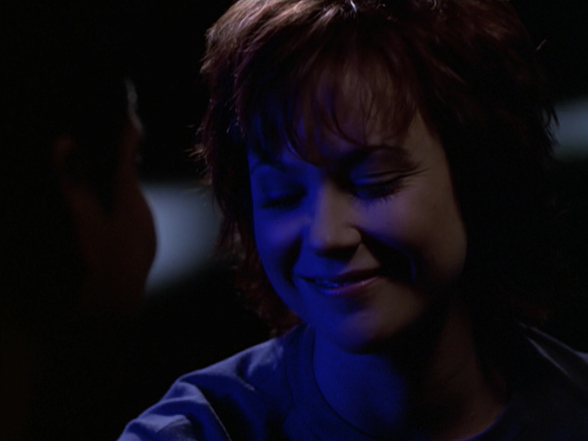 extant_StarTrek_VOY_6x18-AshesToAshes_02460.jpg