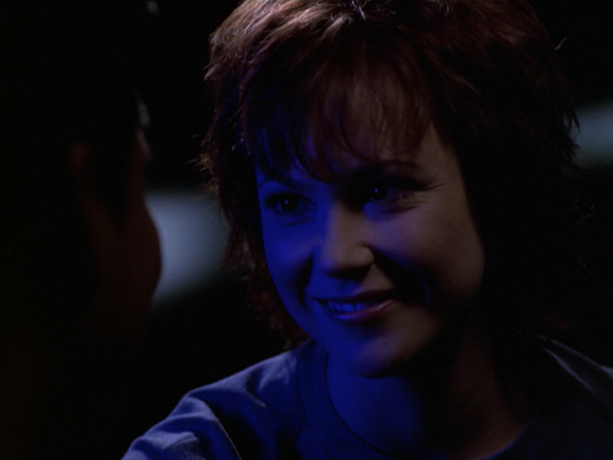 extant_StarTrek_VOY_6x18-AshesToAshes_02462.jpg