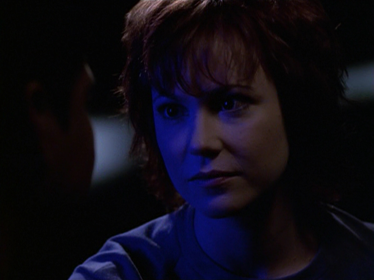 extant_StarTrek_VOY_6x18-AshesToAshes_02478.jpg