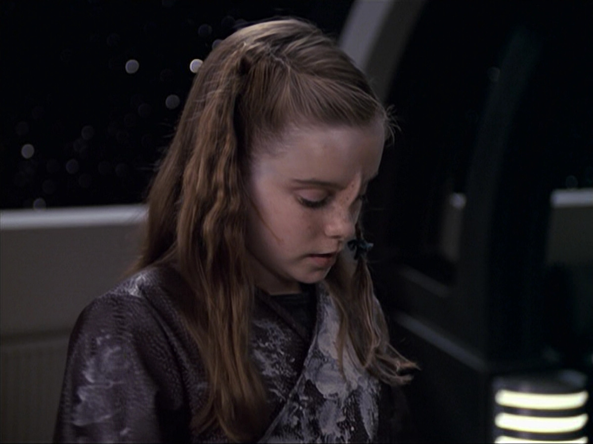 extant_StarTrek_VOY_6x18-AshesToAshes_02523.jpg