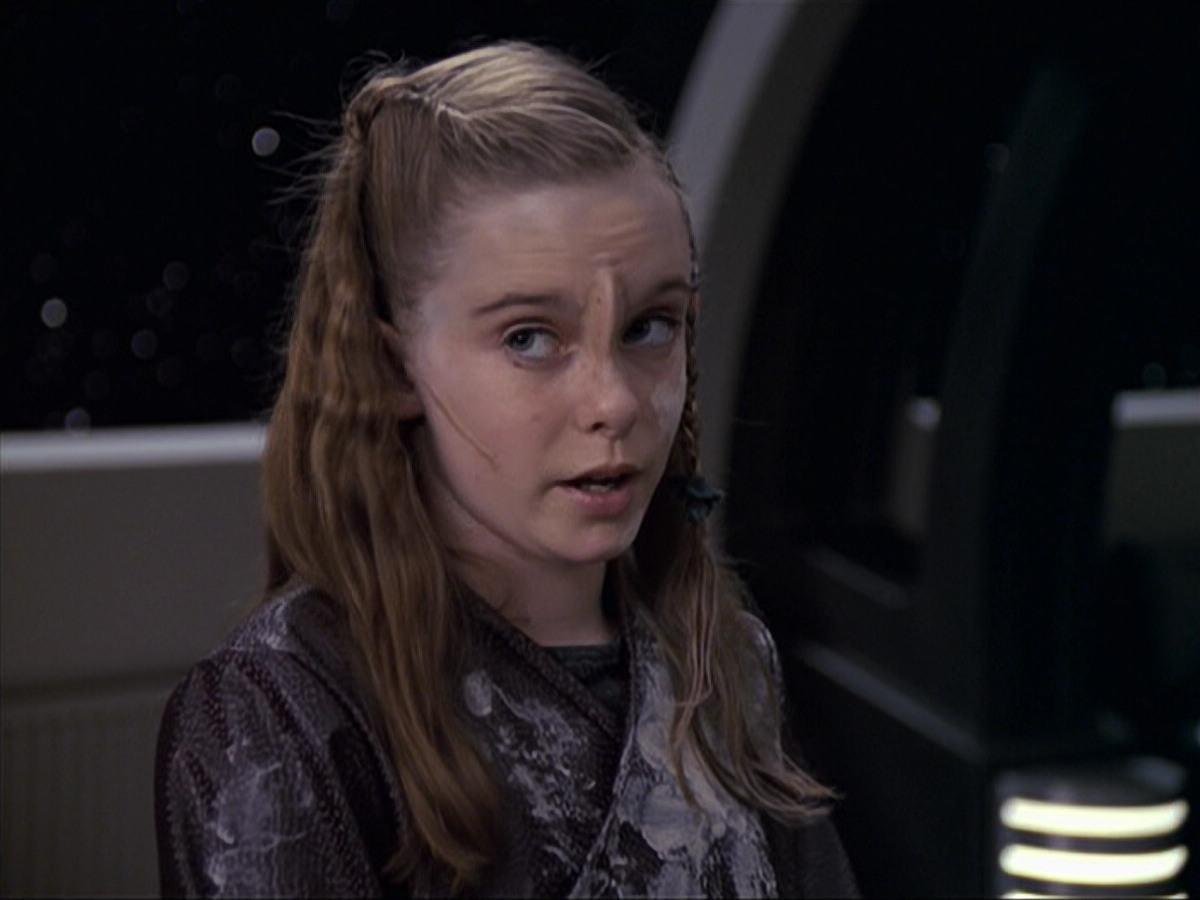 extant_StarTrek_VOY_6x18-AshesToAshes_02530.jpg
