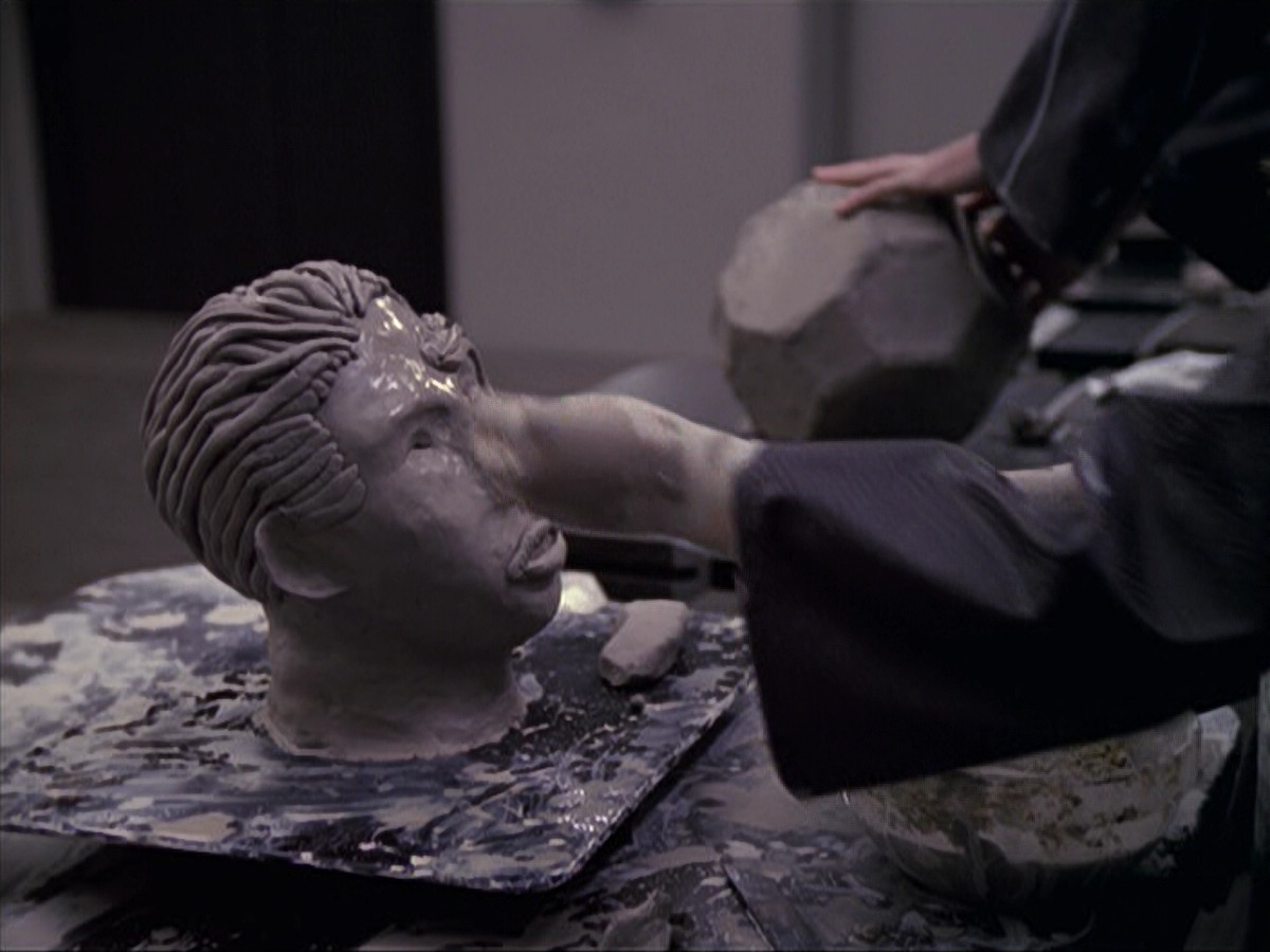 extant_StarTrek_VOY_6x18-AshesToAshes_02532.jpg