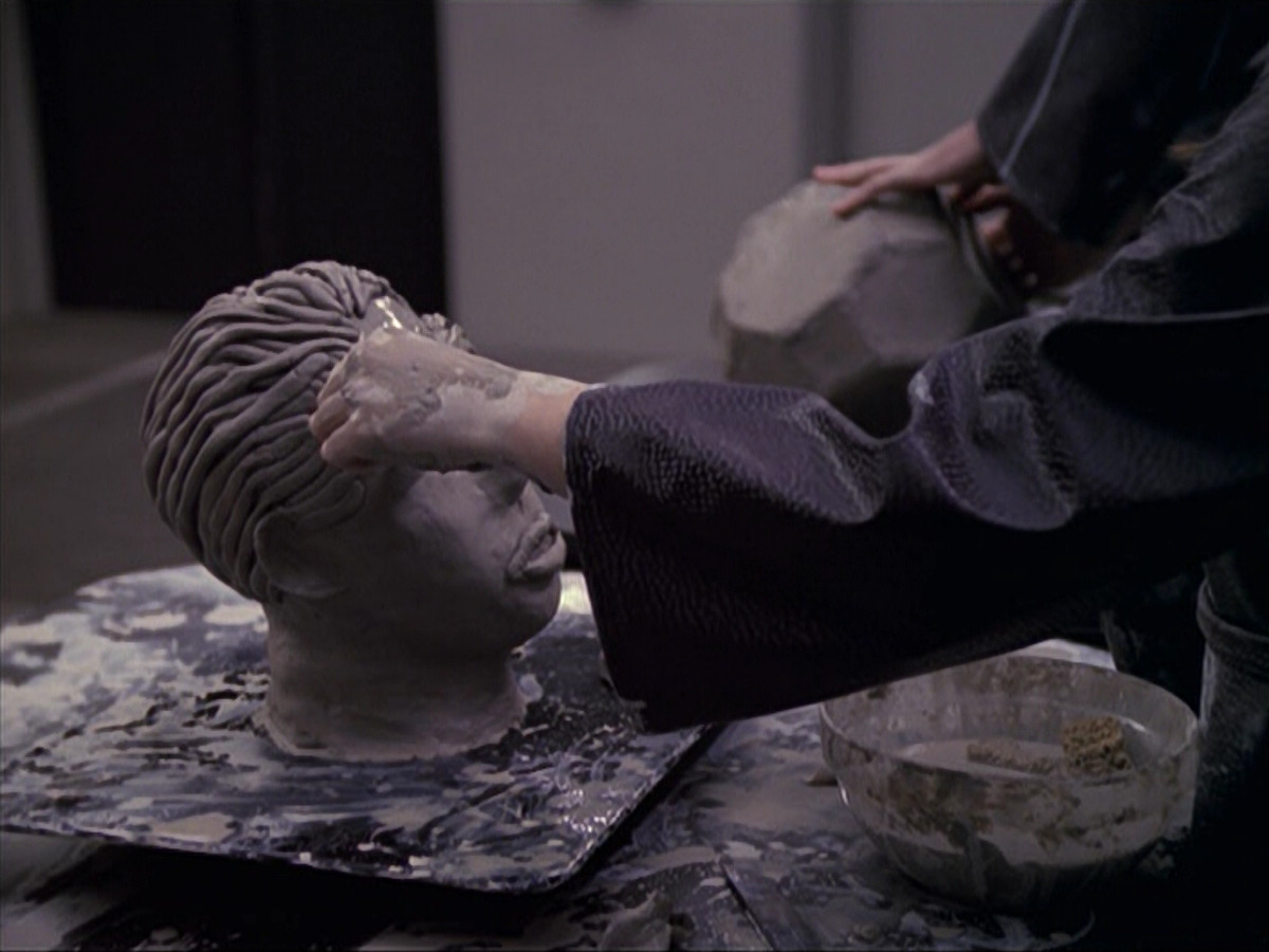 extant_StarTrek_VOY_6x18-AshesToAshes_02536.jpg