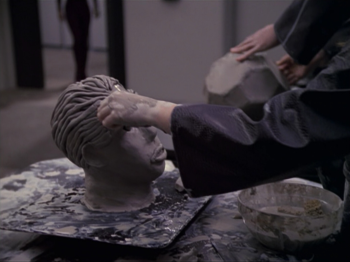 extant_StarTrek_VOY_6x18-AshesToAshes_02537.jpg