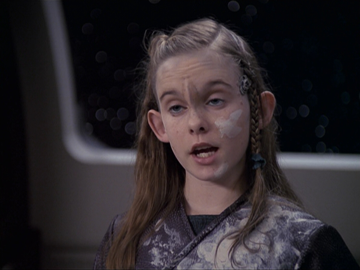 extant_StarTrek_VOY_6x18-AshesToAshes_02578.jpg