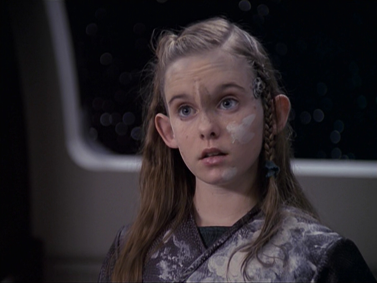 extant_StarTrek_VOY_6x18-AshesToAshes_02579.jpg
