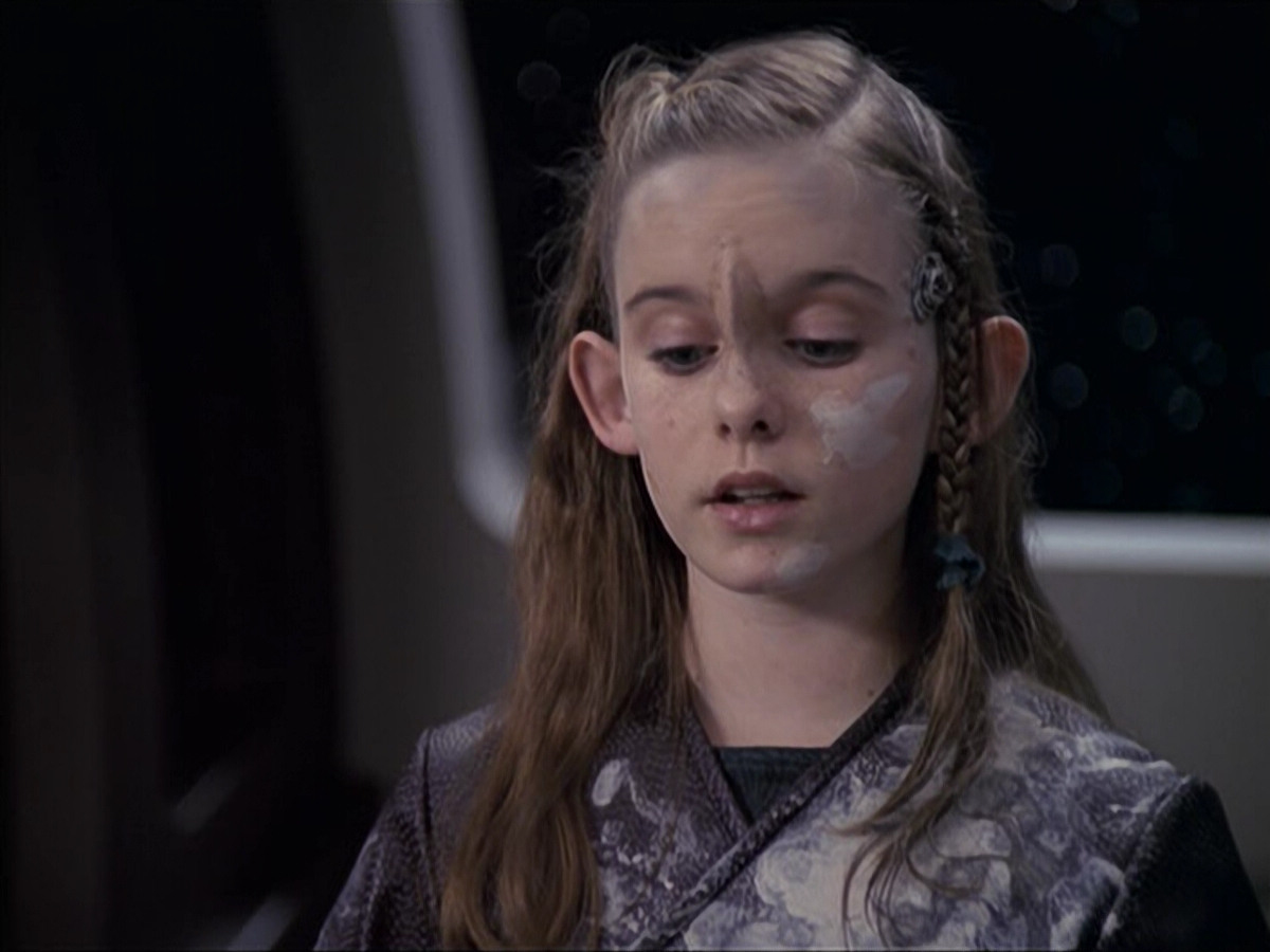 extant_StarTrek_VOY_6x18-AshesToAshes_02591.jpg