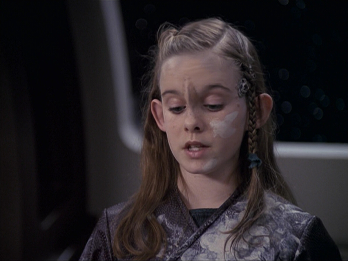 extant_StarTrek_VOY_6x18-AshesToAshes_02606.jpg