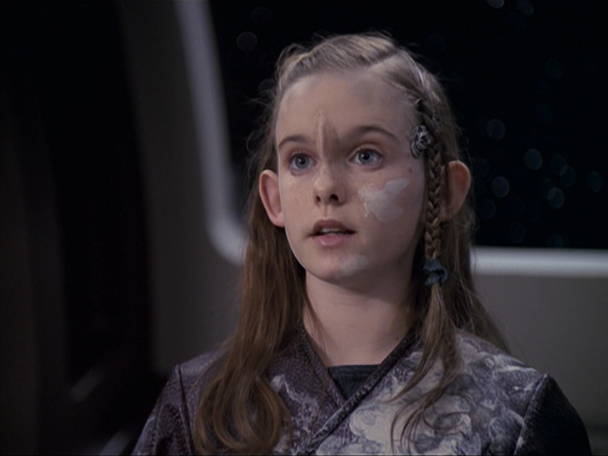 extant_StarTrek_VOY_6x18-AshesToAshes_02607.jpg