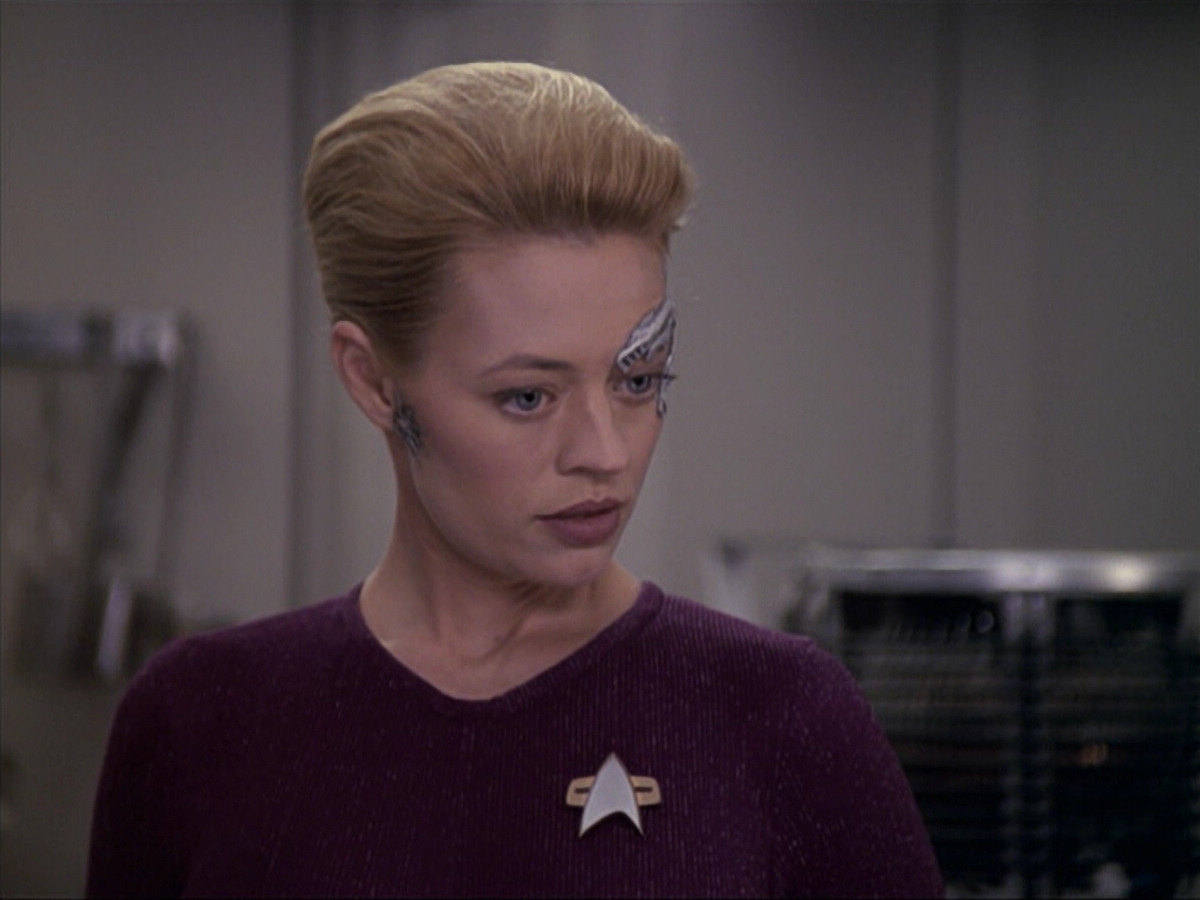 extant_StarTrek_VOY_6x18-AshesToAshes_02610.jpg
